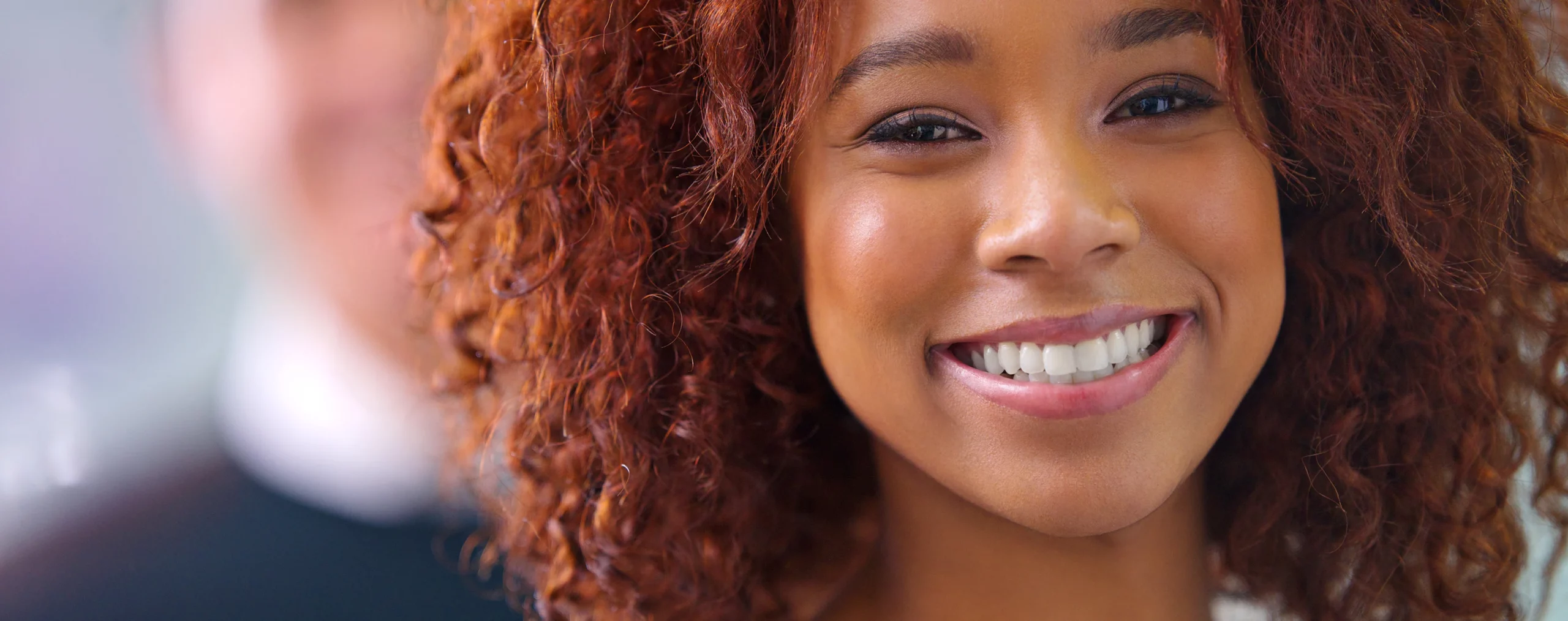 Veneers: Ihr perfektes Lächeln erzielen und anpassen